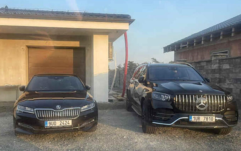 auta_dum_hrabac