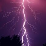 Extrémně silná bouřka se vyskytla na Vysočině, silné bouřky hrozí i v neděli
