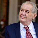 Miloš Zeman se kvůli zdraví nezúčastní slavnostního večera na Hradě, rekonvalescenci tráví v Lánech.