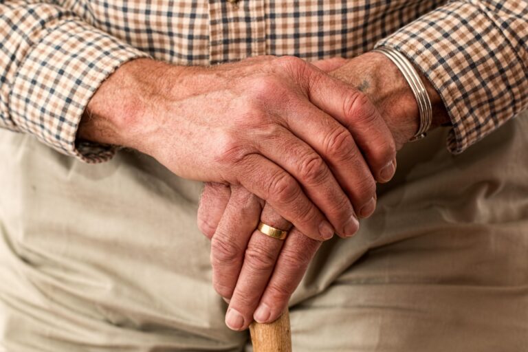 elderly-981400_1920
