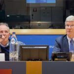 Šokující projev v Evropském parlamentu profesora Jeffrey D. Sachse o hrách USA ve světě