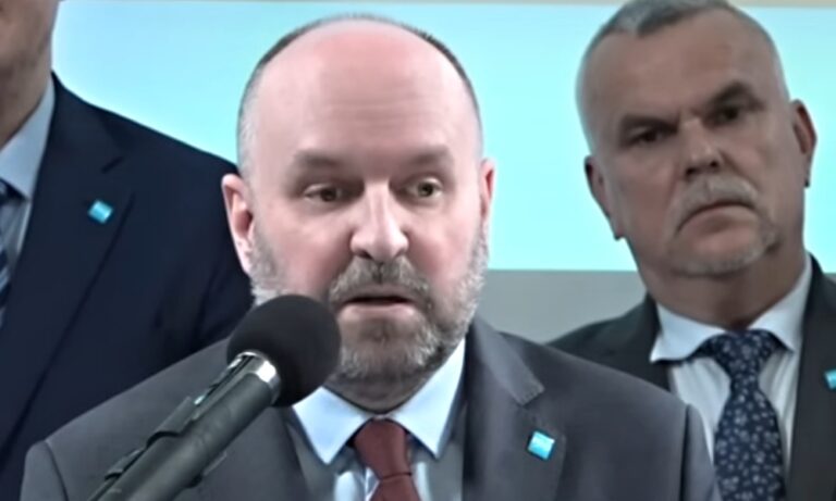 Na kauzu Bitcoin podali právníci ze strany PRO trestní oznámení na premiéra Fialu a ministra Stanjuru