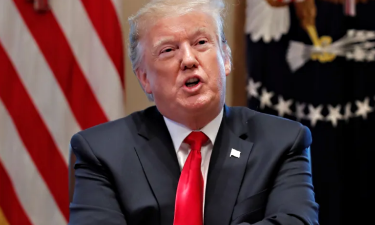 Zbývá 48 hodin, než se na vás snese peklo, vzkázal agresivní Trump do Íránu